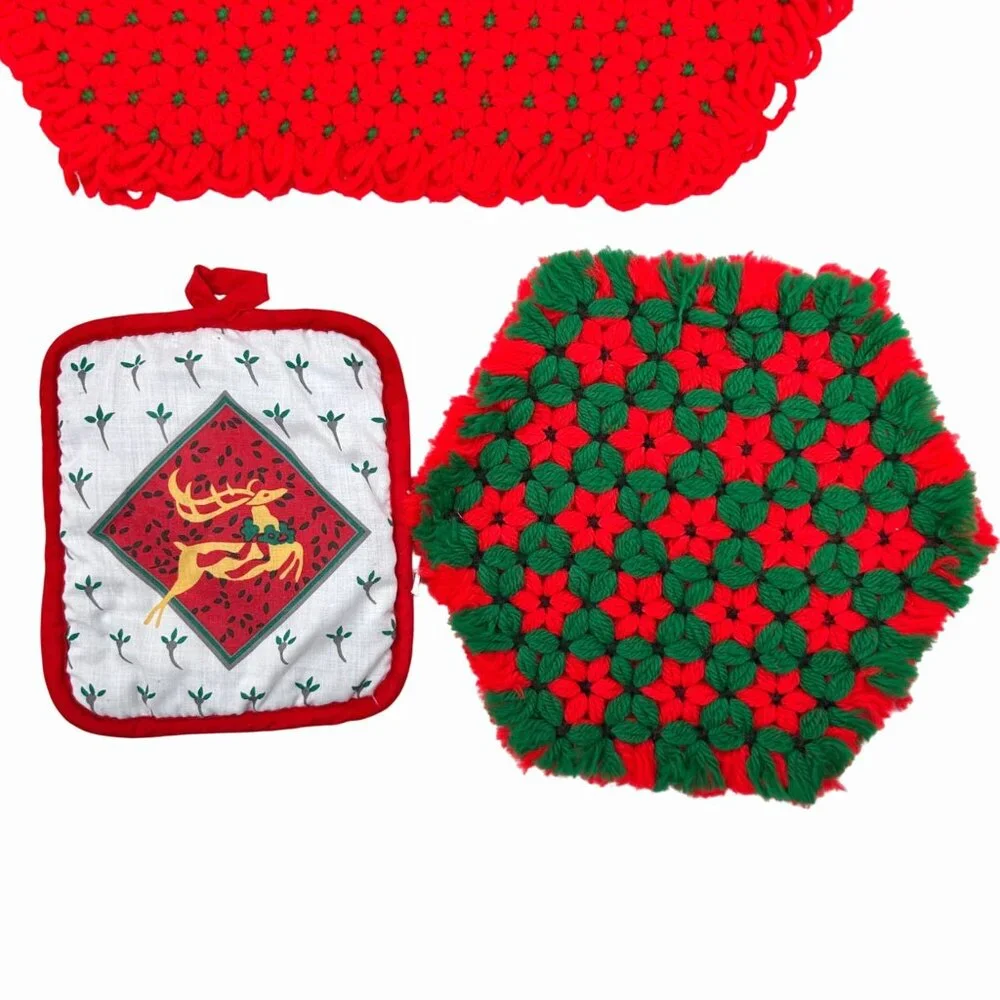 6 PC CHRISTMAS TABLE LINENS RUNNER PLACEMATS POTHOLDER SWAN POINSETTIA CROCHET